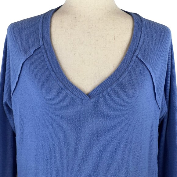 Like new! WILDFOX Purple V-Neck Long Sleeve Thermal Sweatshirt Size Medi… - Picture 7 of 9